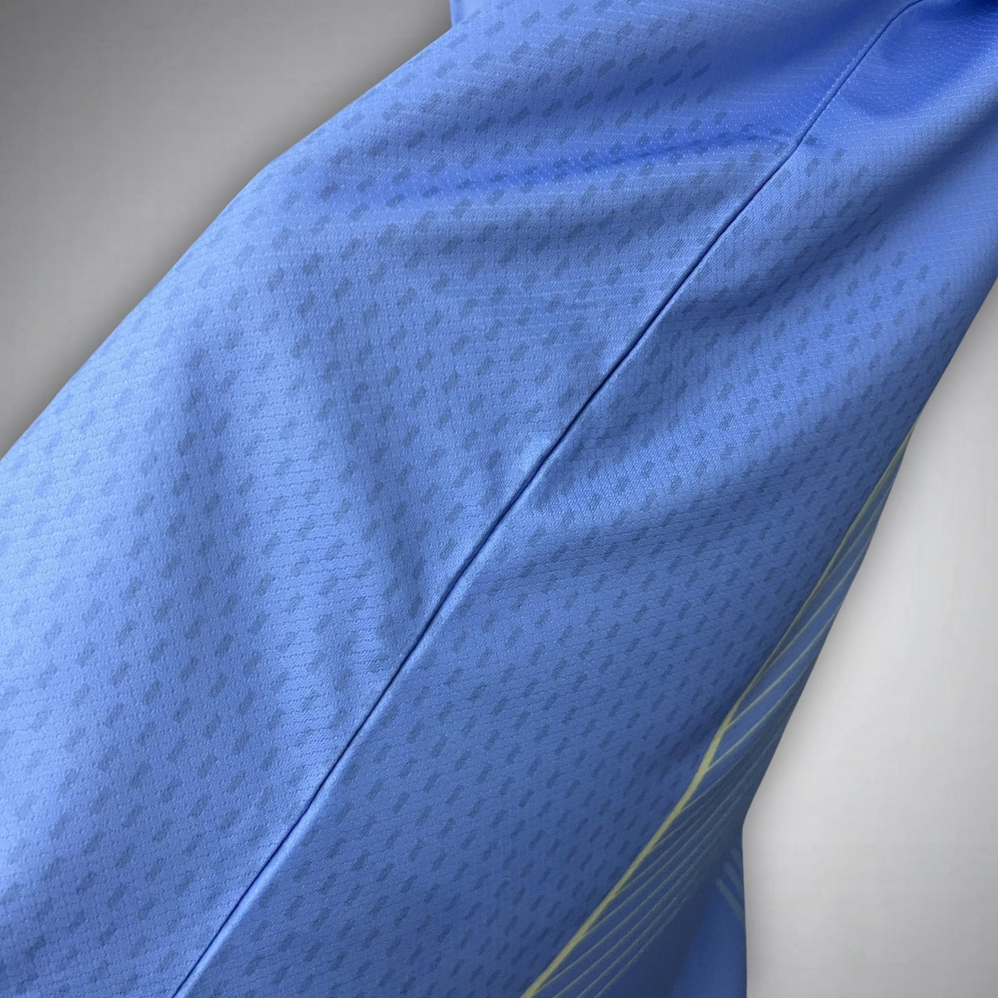 FC Barcelona "Voltage" Premium Kit